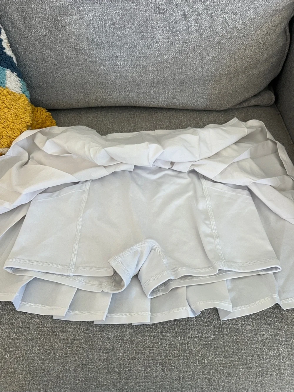 ALO Yoga White Pleated XS Skirt w/ shorts